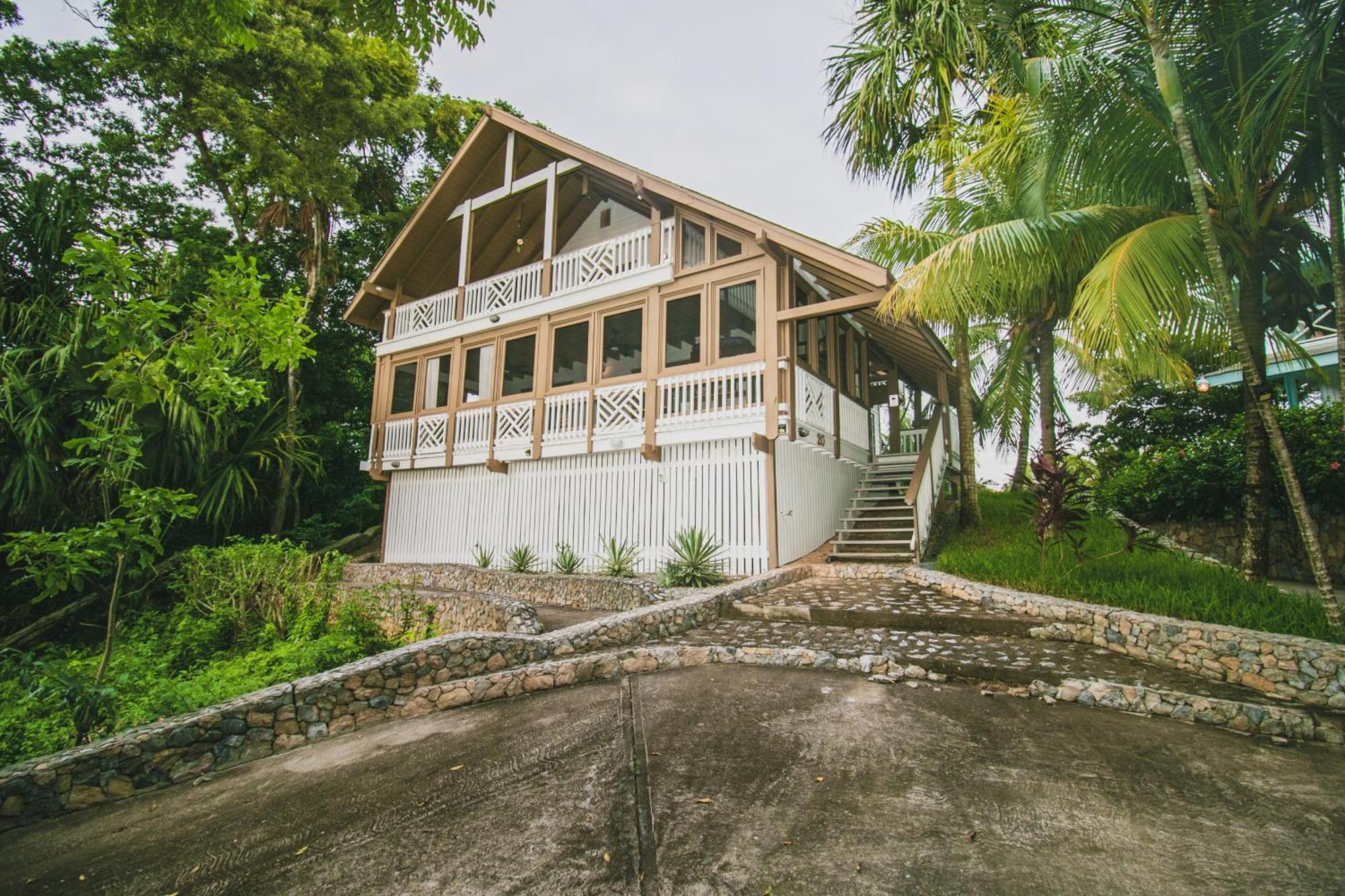 Luna Beach Luxury Boutique Beach Front Resort Jobs Bight Exterior foto